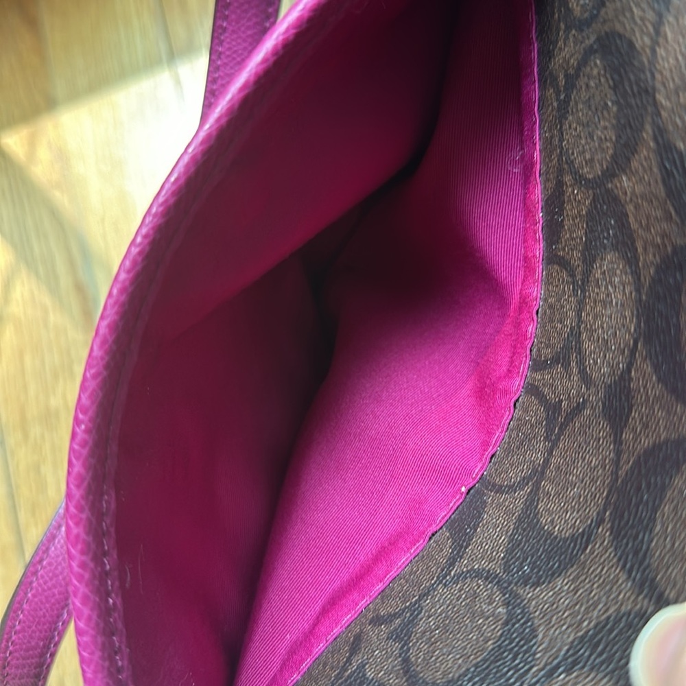 Coach brown shoulder bag with accompanying shoulder/crossbody strap & dust bag - Picture 8 of 12